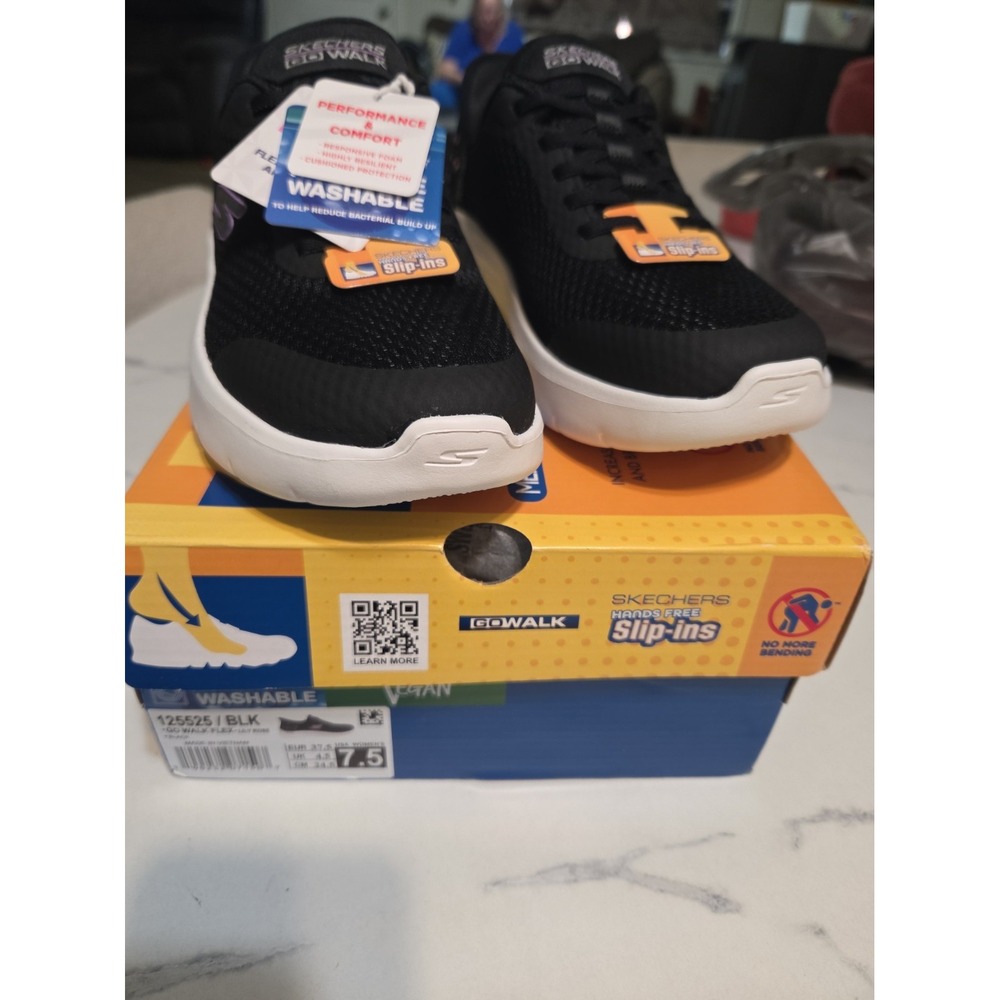 Skechers Go Walk Flex Lily Rose Black Women's Shoes Size 7.5 NIB